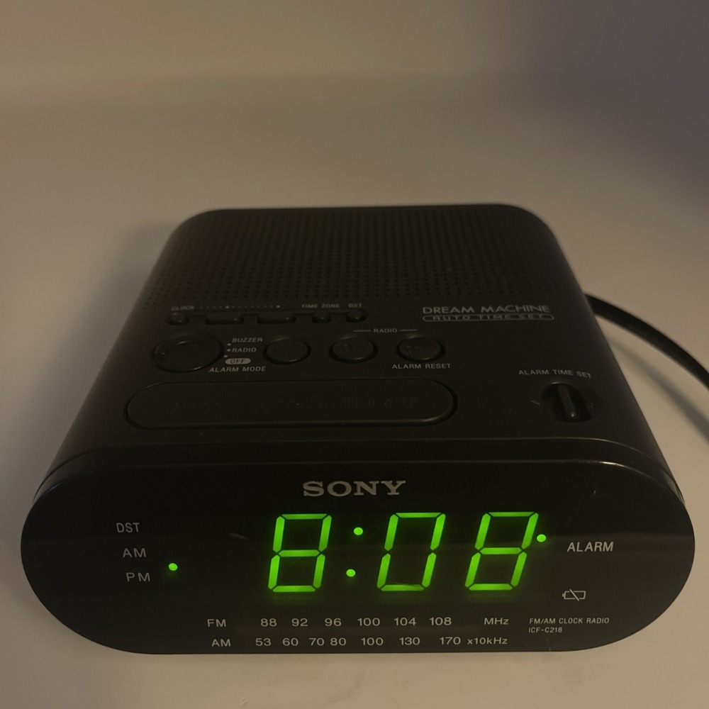 VTG Sony Am/fm Clock Radio Alarm Dream Machine  ICF-C218 Auto‎ time Set DST